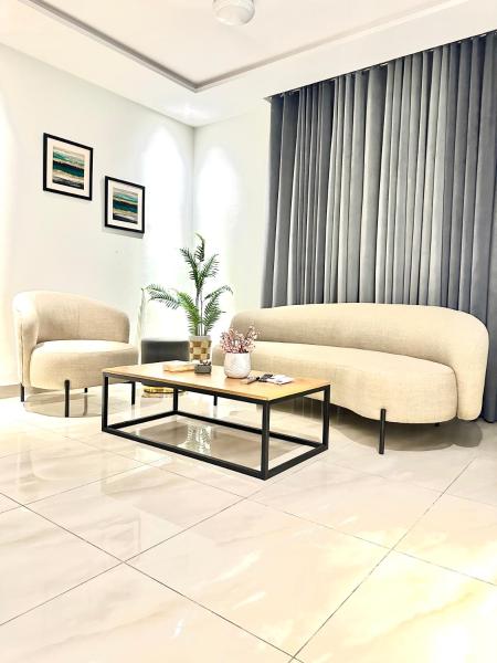 Zameen Aurum Luxury Apartments Gulberg 3 Mirhaa homes -1, Lahore