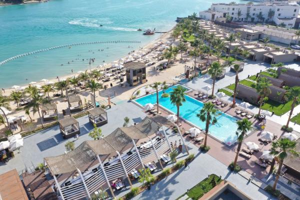 Na foto é possível ver o objeto Shades Beach Club localizado na cidade de Jeddah.