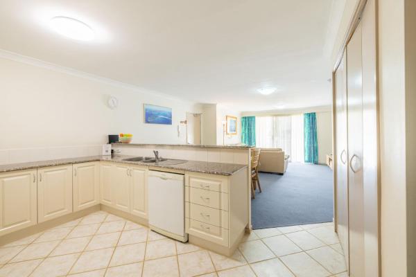 Fotografia 8: Seashells, 2,21-23 Magnus Street -Unit with Air con, complex lift and pool, close to town