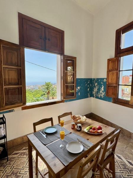 A la foto es mostra l'objecte Gran Canaria situat a la ciutat de Ingenio.