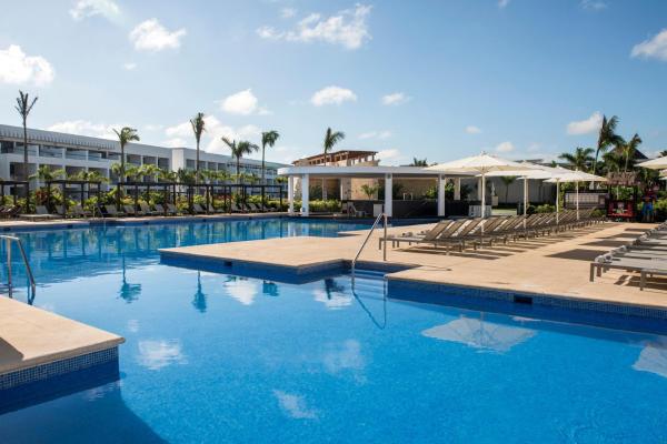 Na fotografii je vidět objekt Platinum Yucatan Princess Adults Only - All Inclusive nacházející se ve městě Lafitte.