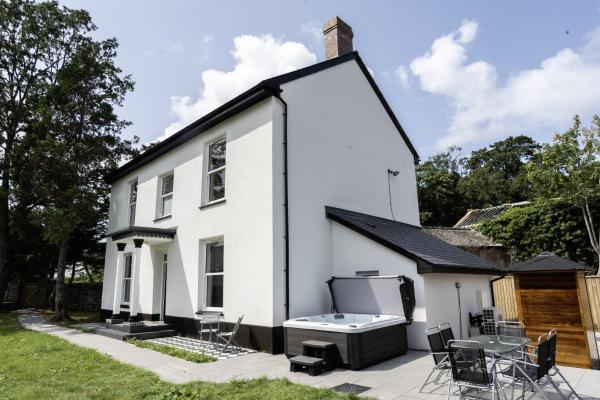 Devon Hot Tub Retreat - North Devon