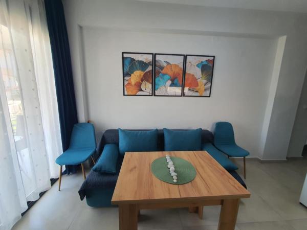 En la foto se muestra el objeto Sunny Apartment ubicado en la ciudad de Ofrinion.