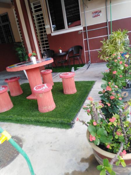 Na fotografii je vidět objekt Liza Homestay nacházející se ve městě Bachok.