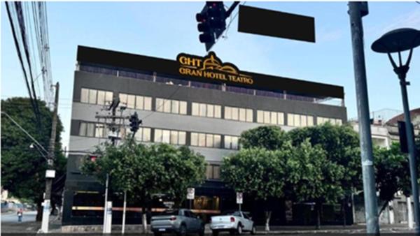 A la foto es mostra l'objecte Gran hotel teatro situat a la ciutat de Manaus.