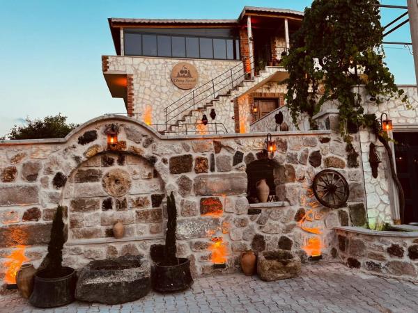 På billedet ses objektet Cherrykonak cappadocia beliggende i byen Uçhisar.