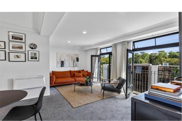 Stonemasons Quarters Stylish apartment with carpark, Auckland