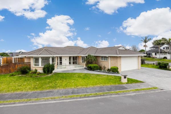 Spacious Holiday Home in a Superb Location, Auckland
