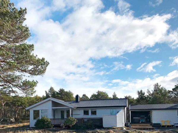 Nella foto è visibile l'oggetto 6 person holiday home in Aure-By Traum situato nella città di Lesund.