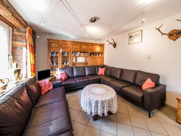 Na zdjęciu widoczny jest obiekt Forestside Escape for 15 Guests położony w mieście Grupont.