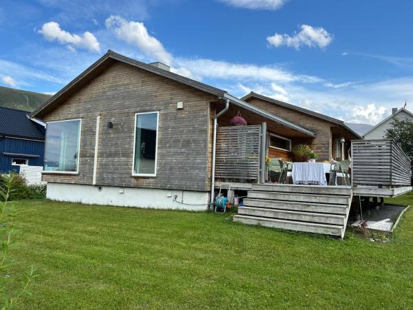 Na zdjęciu widoczny jest obiekt Modern villa in Tromsdalen położony w mieście Tromsø.