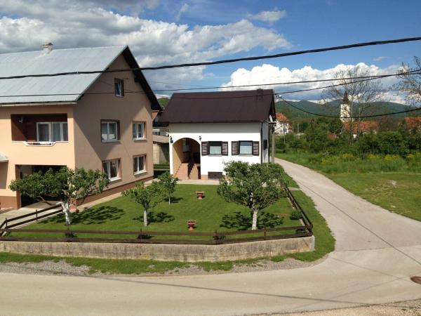 Na zdjęciu widoczny jest obiekt Quiet country side cottage near nature park Velebit położony w mieście Ličko Cerje.