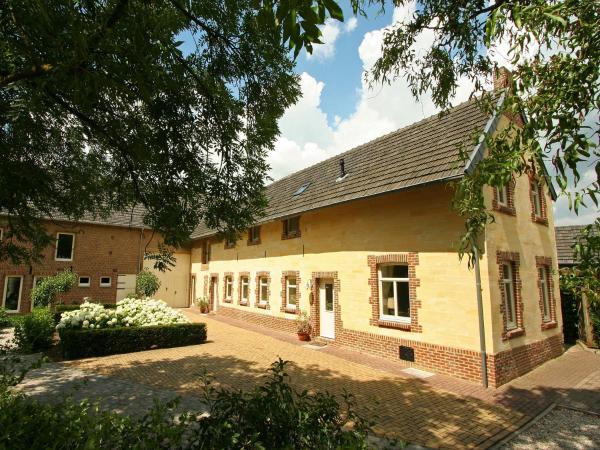 A la foto es mostra l'objecte Lovely Farmhouse in Wijlre with Forest nearby situat a la ciutat de Stokhem.