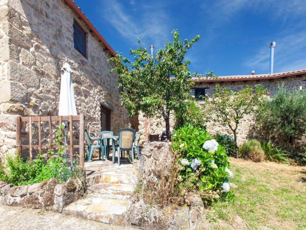 På bildet vises objektet Traditional Apartment in Ribeira Sacra with Garden som ligger i byen Licín.