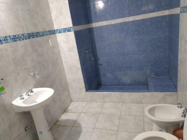 На фото показан объект Departamentos omill 154, расположенный в городе Ла-Банда.