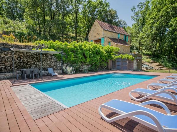 A la foto es mostra l'objecte Dordogne Poolside Escape situat a la ciutat de Thédirac.