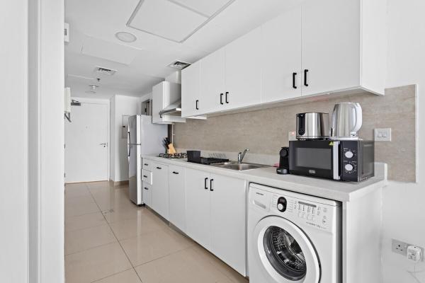 A la foto es mostra l'objecte Beautiful Studio Prime location situat a la ciutat de Dubai.
