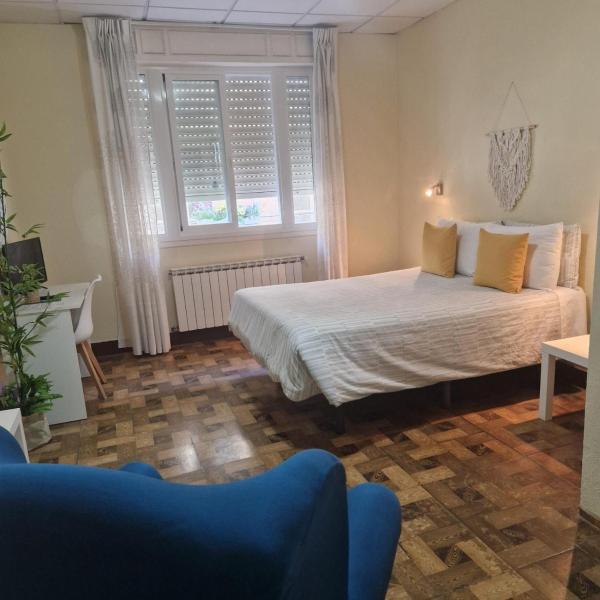 Na zdjęciu widoczny jest obiekt Hostal Real położony w mieście Vigo.