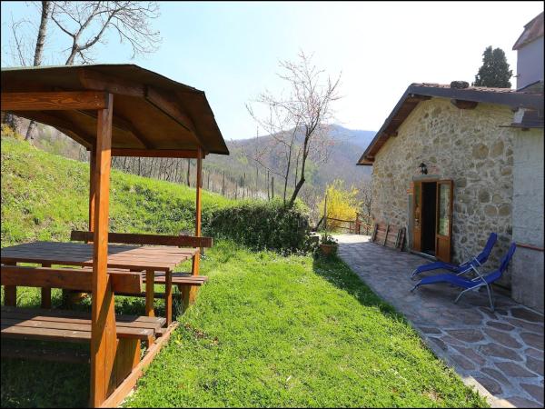 A la foto es mostra l'objecte Cottage in Casoli near Ski Slopes situat a la ciutat de Cocciglia.