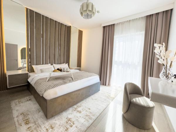 Luxury Retreat 1BDR Apartment in Yas Island Premium Location with Pool and Gym