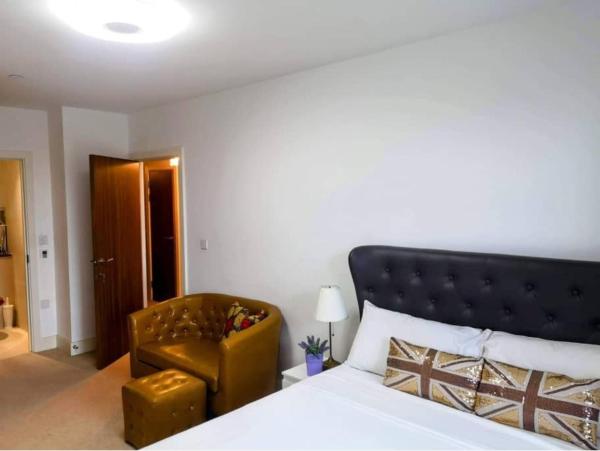 Spacious, Stylish & Secure Apartment photo 2