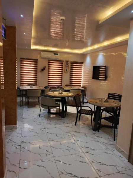 På billedet ses objektet Naowa guest house beliggende i byen Abuja.