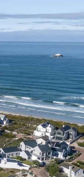På billedet ses objektet Beach Staycation beliggende i byen Yzerfontein.