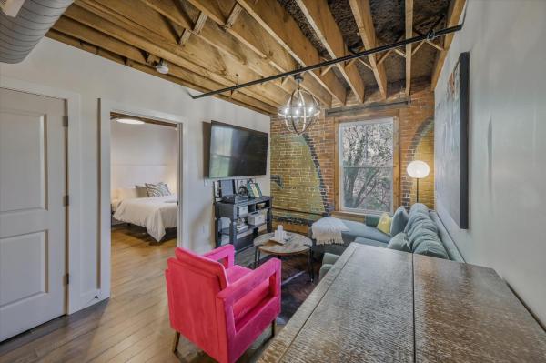 Luxe Loft With Speakeasy Parking And 2 Mi To Broadway - Nashville, TN