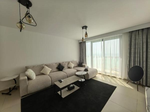 Στη φωτογραφία φαίνεται το αντικείμενο Ocean Oasis Newly furnished που βρίσκεται στην πόλη Ρας Αλ Καϊμά.