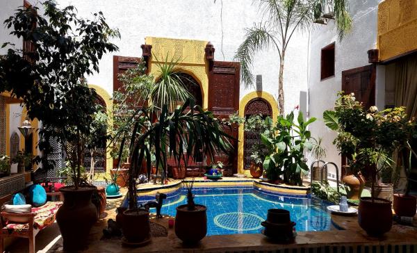 A la foto es mostra l'objecte Palais AL Firdaous situat a la ciutat de Fes.