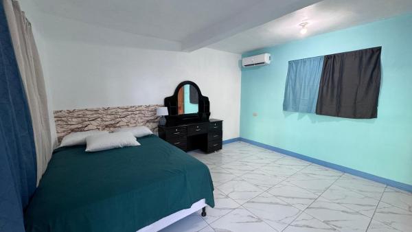 La photo montre l'objet The Wave Hostel Corn Island situé dans la ville de Corn Island.