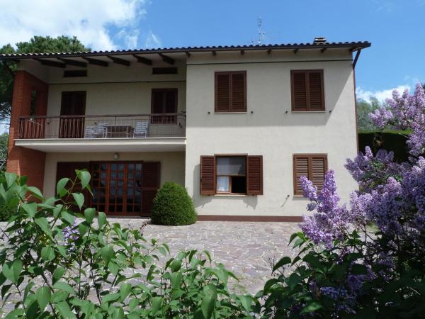 På billedet ses objektet Holiday home in Magione above lake Trasimeno beliggende i byen Magione.