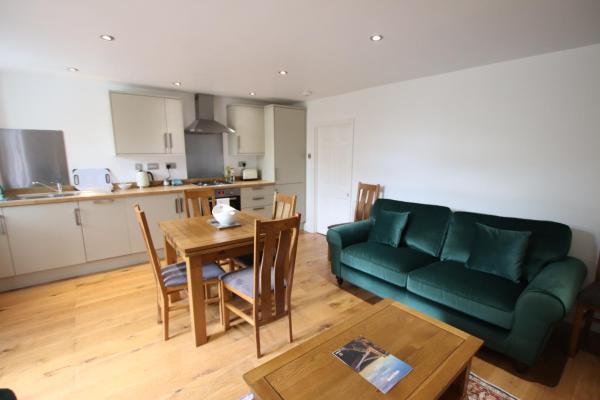 Foto 1: Charming flat with private patio in Clifton