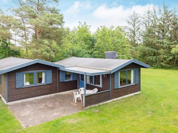 Na fotografii je vidět objekt 5 person holiday home in Højslev-By Traum nacházející se ve městě Bøstrup.