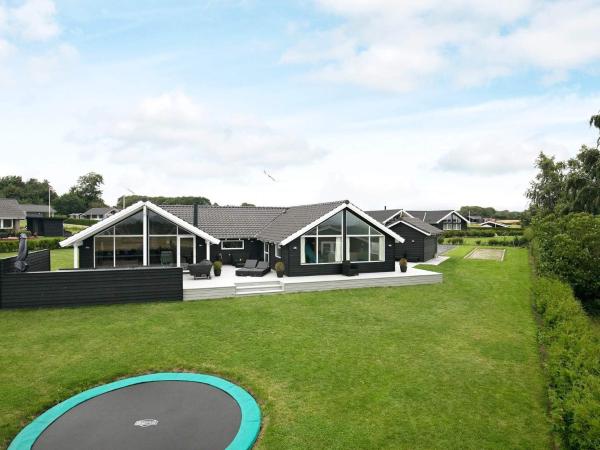 Auf dem Foto ist das Objekt Luxury Retreat by the Sea - By Traum Ferienwohnungen in der Stadt Bøjden zu sehen.
