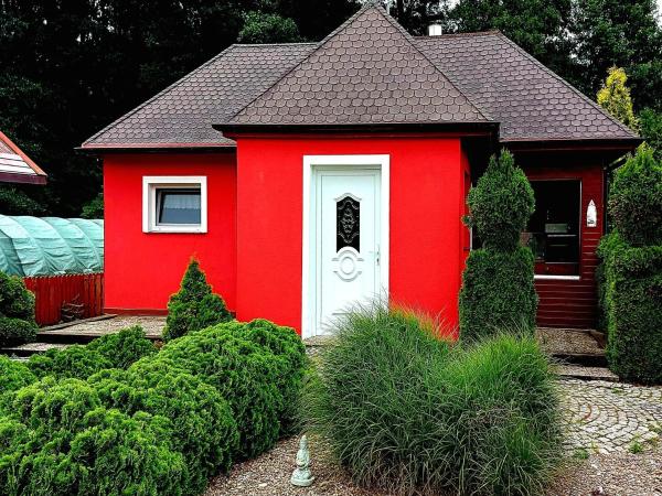 På billedet ses objektet holiday home in Nowe Warpno beliggende i byen Nowe Warpno.