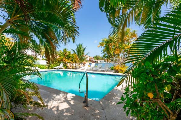 Bayview Villa 10- Central Stay With Ocean Views - Rodney Bay