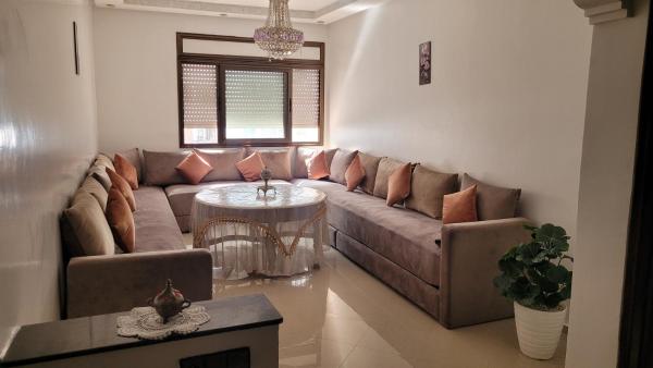 Na zdjęciu widoczny jest obiekt Bel Appartement spacieux 3 pièces avec double salon Paisible & Proche de la Gare d'Agdal położony w mieście Gare de Rabat-Agdal.