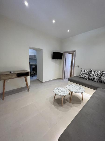 New Villa Sostis & Private Hot Tub - Cicladi