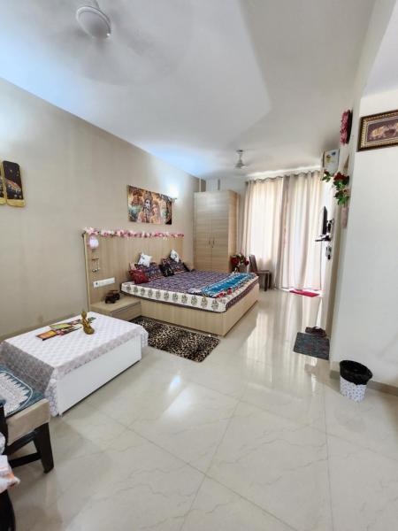 På bildet vises objektet Kalyani Kutir som ligger i byen Vrindavan.