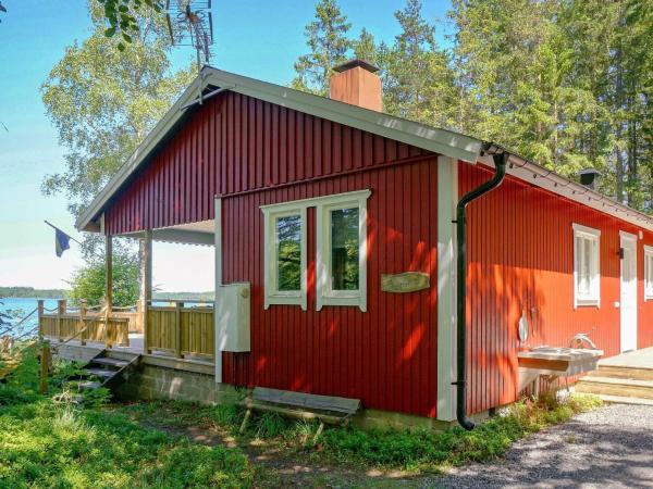 Auf dem Foto ist das Objekt 8 person holiday home in HYLTEBRUK in der Stadt Löjenäs zu sehen.