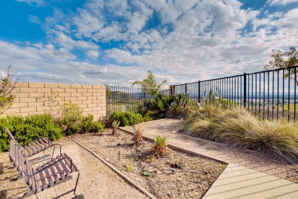 På billedet ses objektet Single-Story San Bernardino Home with Valley Views! beliggende i byen Devil Canyon.
