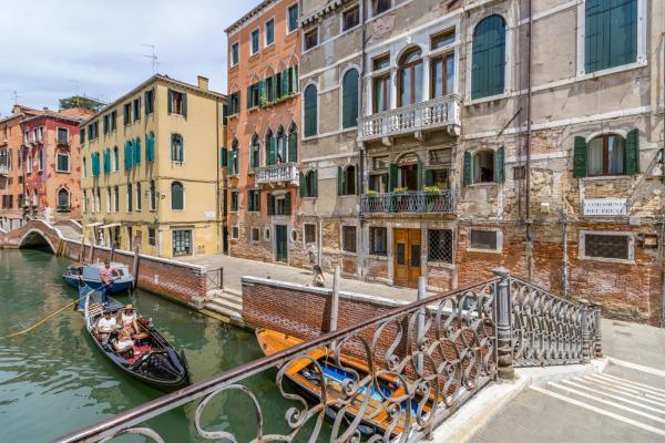 照片显示了位于Venice市的Palazzo San Firmino residenza storica all Suite Canal View物件。
