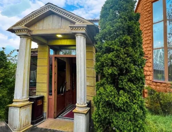 A la foto es mostra l'objecte Edem Hotel situat a la ciutat de Abovyan.