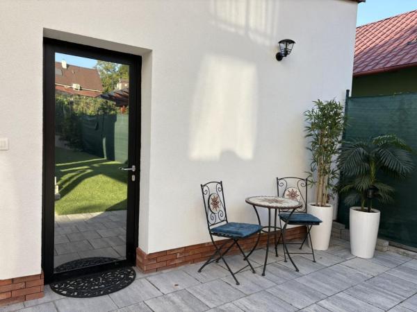 Little Park House With Car Charger - Stupava