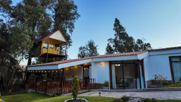 Na fotografii je vidět objekt Casa de Campo Yarabamba nacházející se ve městě Yarabamba.