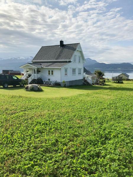 A la foto es mostra l'objecte Cozy Cabin Gem Right Outside Of Harstad situat a la ciutat de Hamnvik.