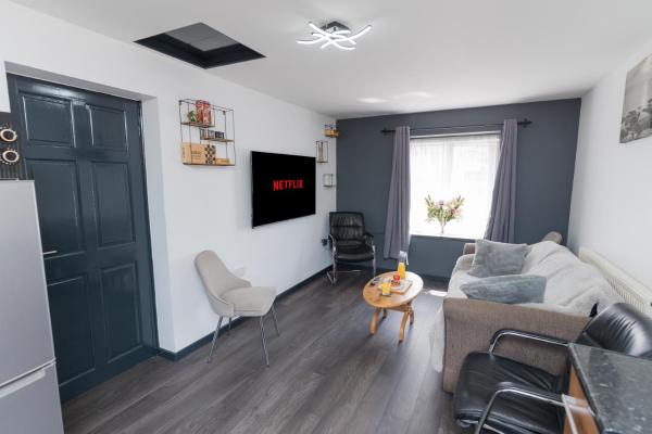A la foto es mostra l'objecte Future Stays home from home ! 2nights minimum! situat a la ciutat de Amblecote.
