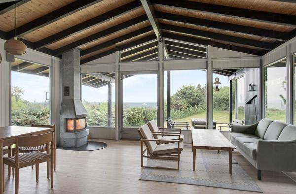 A la foto es mostra l'objecte Family House With Sea View By Lynæs Beach situat a la ciutat de Hundested.