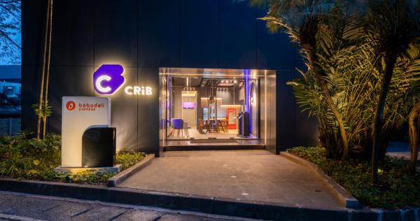 Na zdjęciu widoczny jest obiekt CRiB by Bobobox, Kuningan, Jakarta położony w mieście Dżakarta.